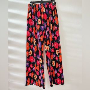 Floral Groovy wide leg pants